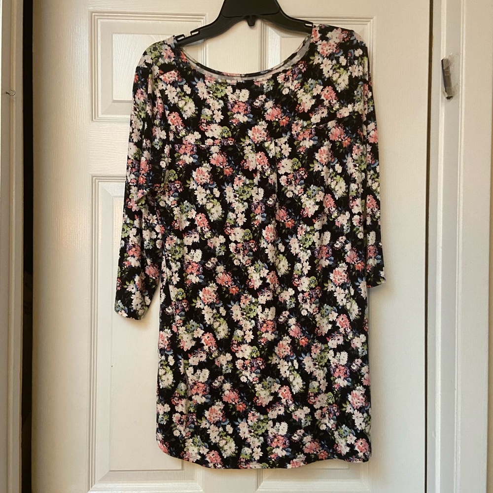 J.Jill , very comfyJill floral top tunic style